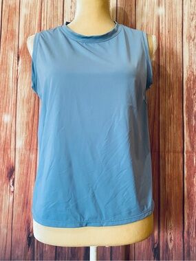 Women’s Medium Tank Top Light Blue Athletic Silky Stretch